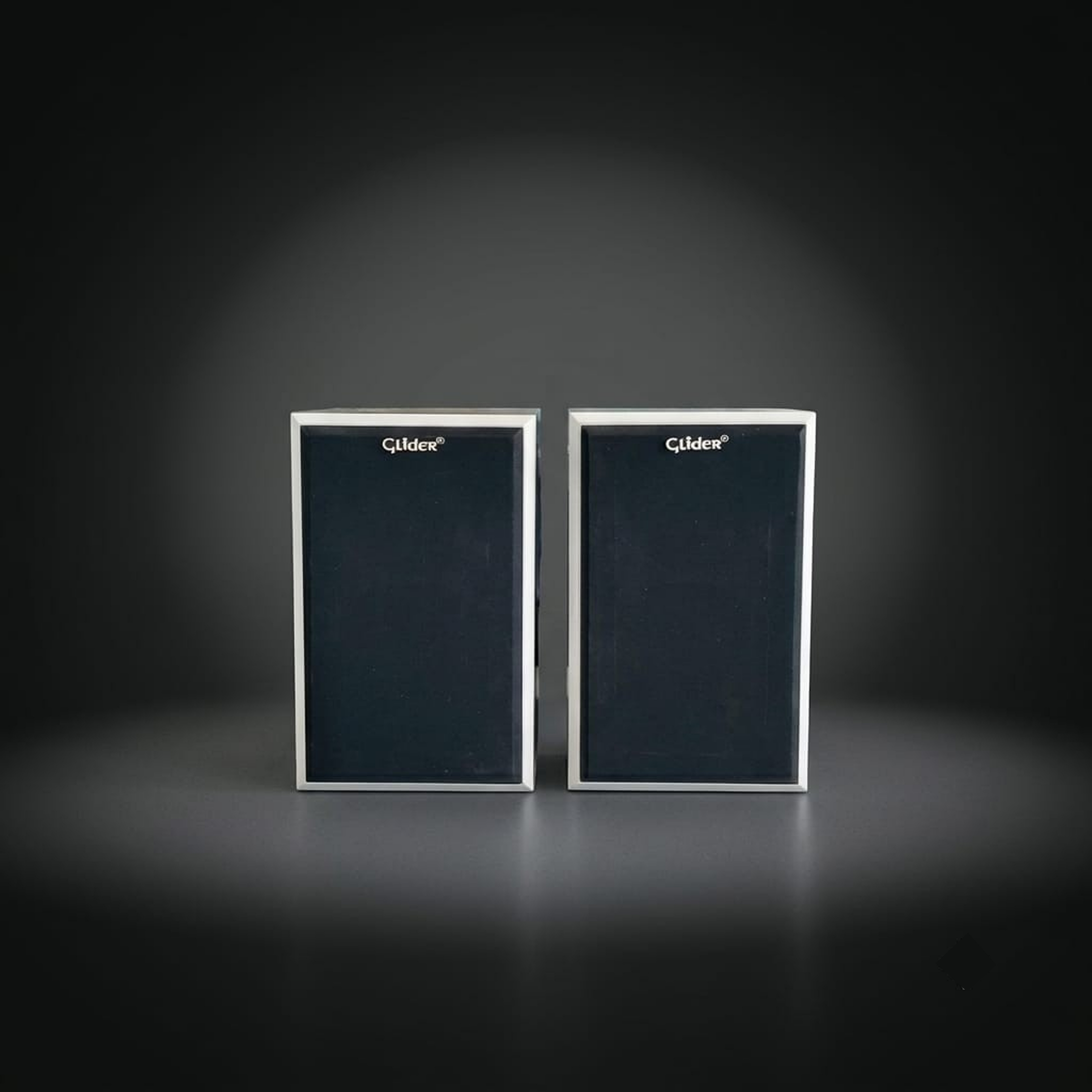 R INFINITY SSG 415BT Bookshelf Bluetooth Speakers — front view